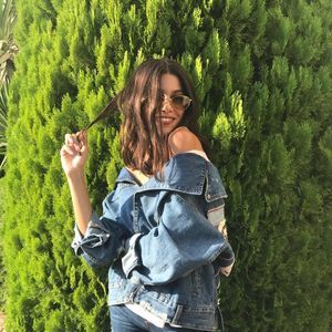 Meet your Posher, Caline